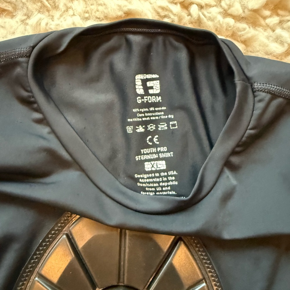 Set of 2 G-Form brand baseball chest protection undershirts. Youth size XL. - Picture 4 of 5